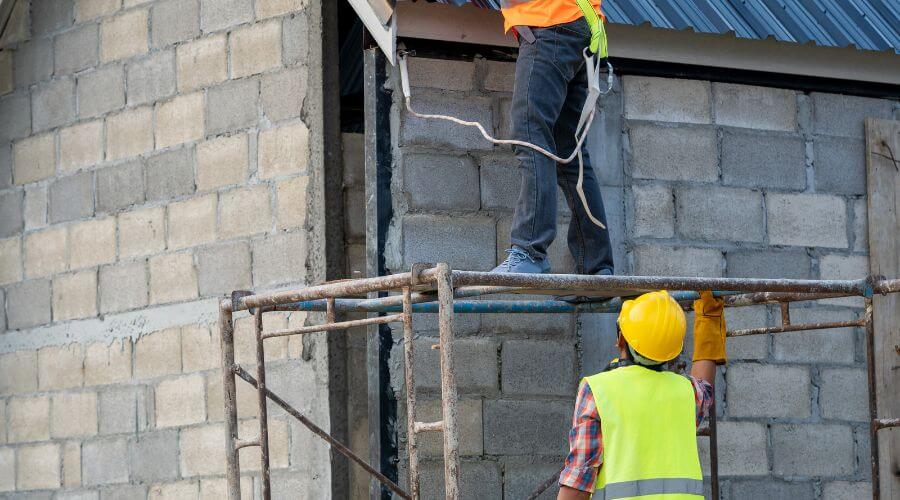Expert Emergency Roof Repairs services in Pine Village, IN